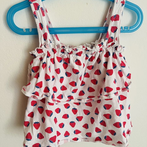 Benetton girls' strawberry print set, size 4-5