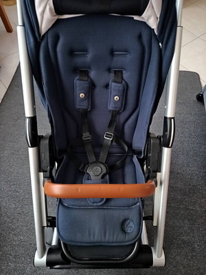 Mutsy i2 πολυκαρότσι μεταχειρισμένο με 2 σκελετούς και αξεσουάρ