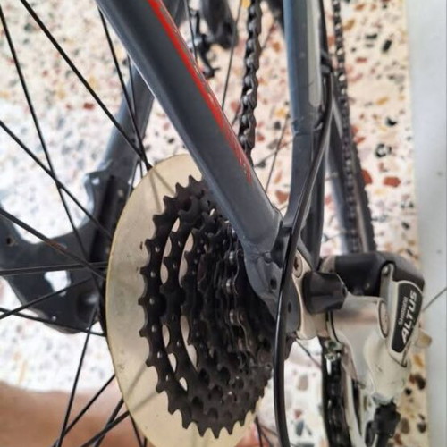 Ideal Crossmo 29 Inch Mountain Bike like new, gray red