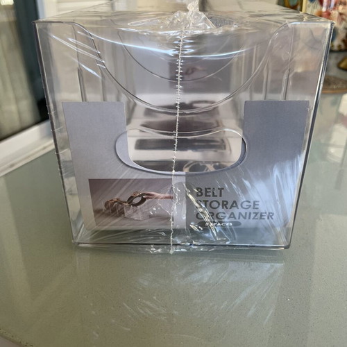 Organizer for belts with 5 compartments and removable dividers