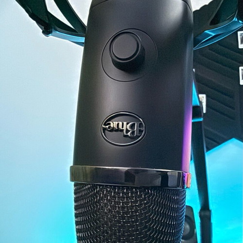 Blue Yeti X condenser microphone like new with bonus Boom Arm