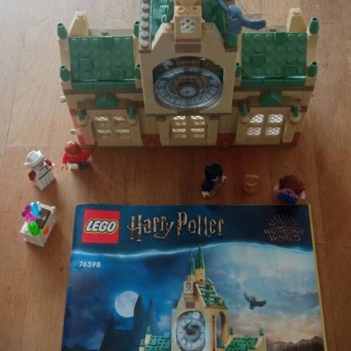 Lego Harry Potter Hogwarts Infirmary Wing like new