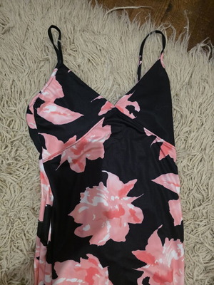 Maxi dress black floral like new, size M