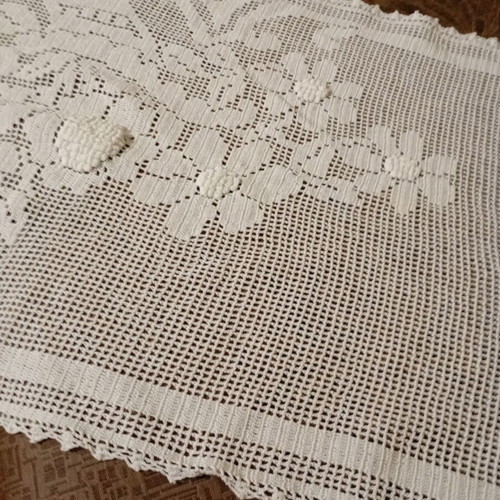 Handmade table runner like new