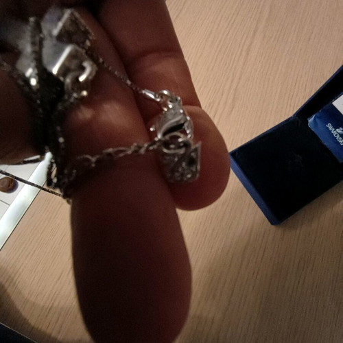 Κολιέ με διπλό σταυρό από κρύσταλλο Swarovski σαν καινούργιο, ασημί