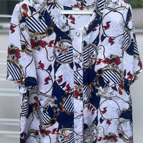 90s vintage shirt with sewn-in shoulder pads, black and white, XXL