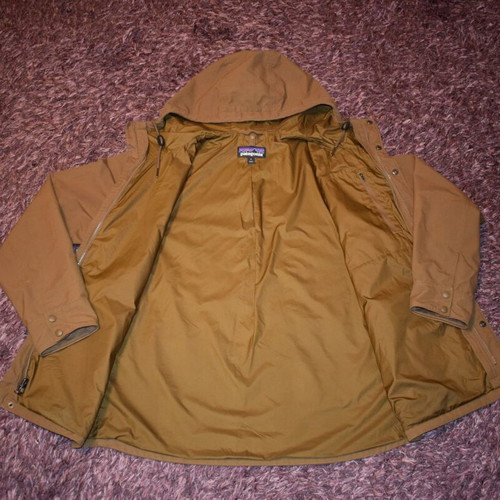 Patagonia men jacket size M like new, brown