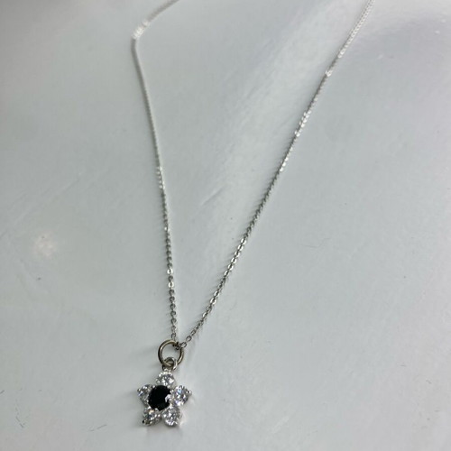 Flower necklace silver like new, black