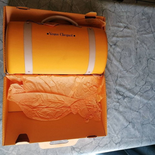 Veuve Clicquot City Traveller champagne bag used with box 2012