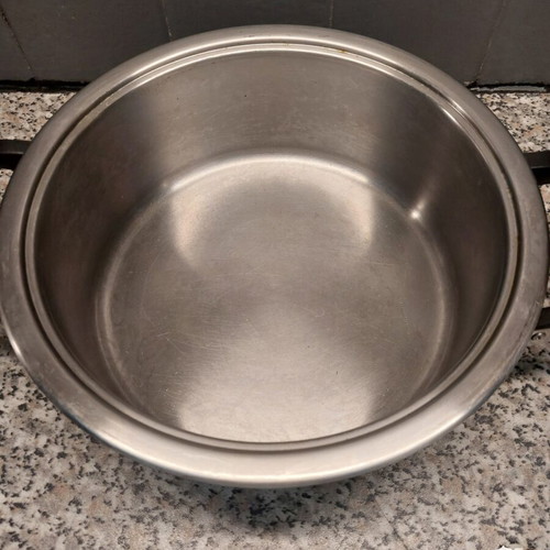AMC Cooking Pot like new, dimensions 23×9 cm without lid