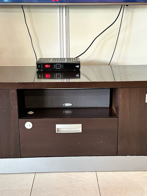 TV stand like new