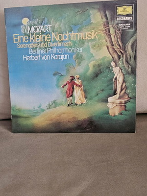 Mozart Eine Kleine Nachtmusik vinyl like new, classical