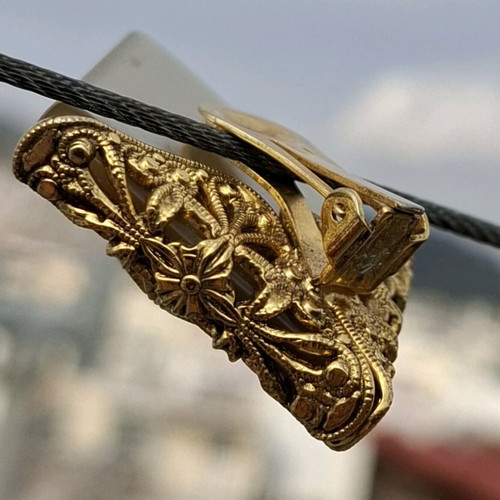 Vintage clip-on earrings like new, filigree technique