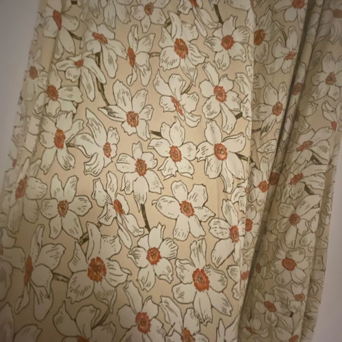 Floral wrap skirt like new, lightweight fabric