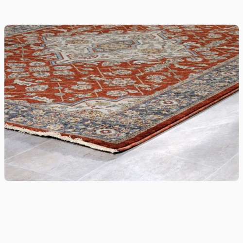 Rug like new, living room