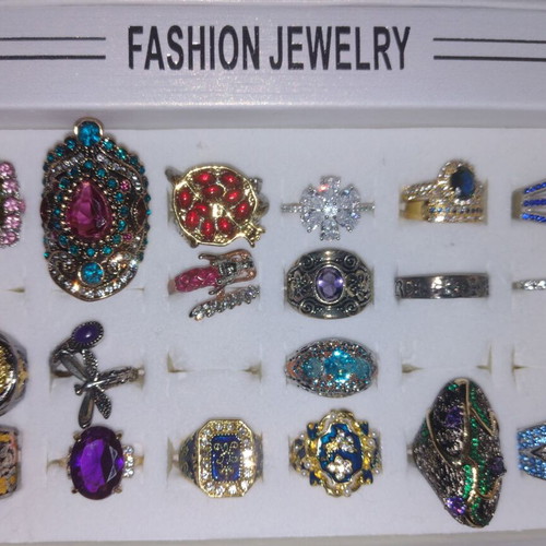 Luxury rings new, set of 19 with gold and silver plating