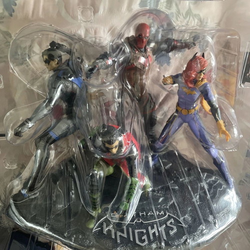 Gotham Knights Collector’s Edition Knights Diorama Statue Figure new
