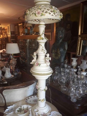 Capodimonte porcelain lamp used