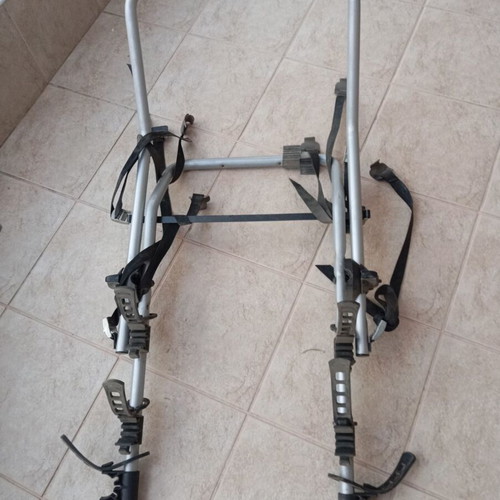 Bicycle rack for three bikes like new, for roof rack