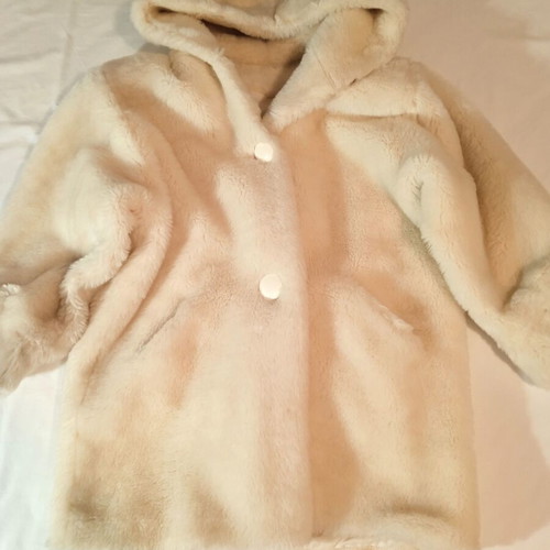 Coat made of synthetic fur with a hood white medium/large 3/4 sleeve