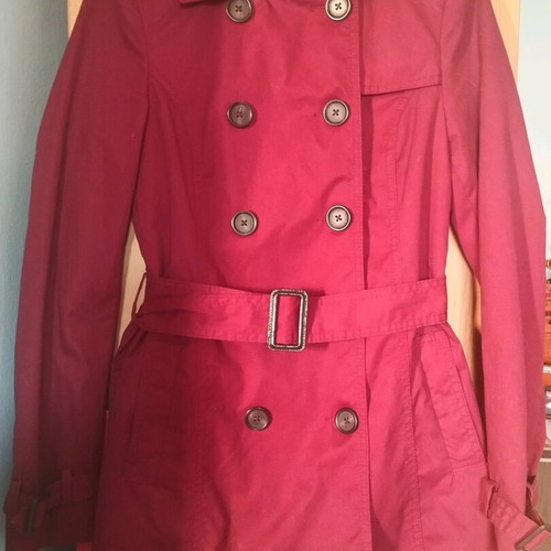Bordeaux Elegance trenchcoat like new, deep red cotton fabric