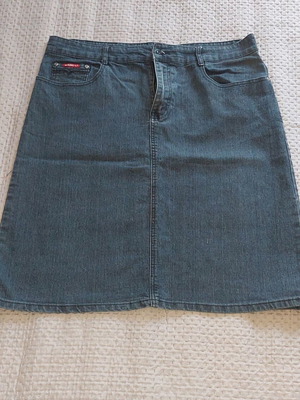 Denim skirt like new, size 6XL, blue