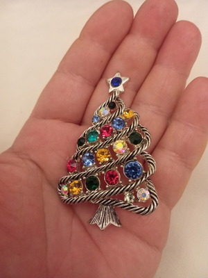 Jingle & Joy vintage brooch