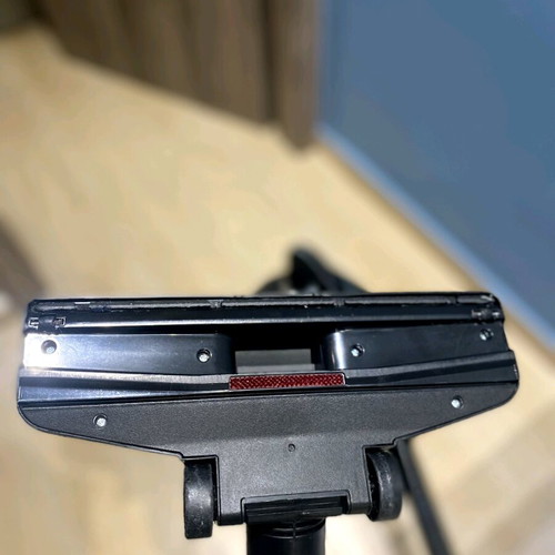 Gruppe 700W vacuum cleaner like new, energy class A