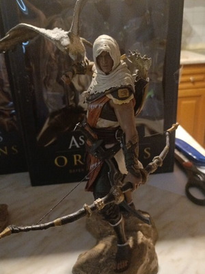 Creed Origins figures pack with Aya and Bayek