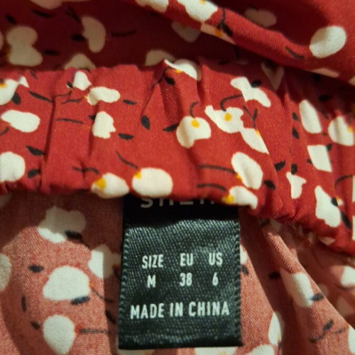 Red Ditsy Floral Side Tie Ruffle Wrap Skirt M 38 like new