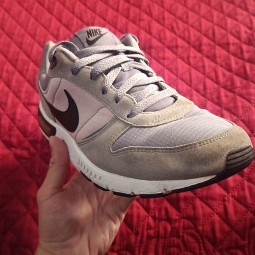 Nike Nightgazer sneakers size 41 like new, multicolor