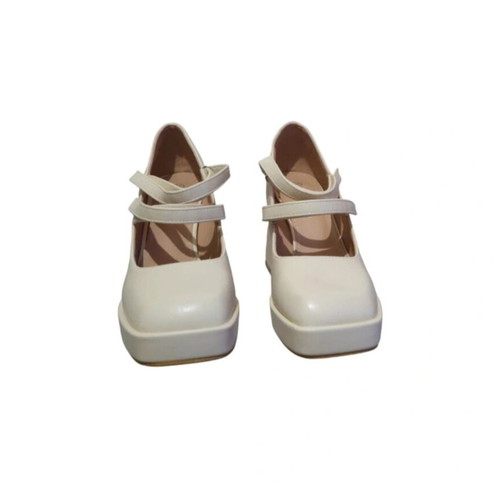 White pumps like new with double strap, size 38