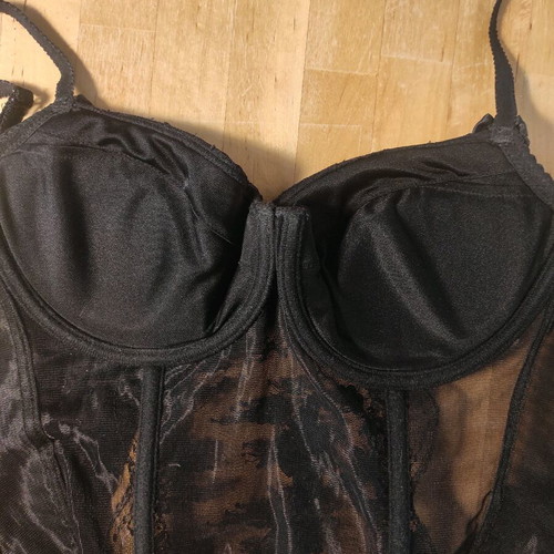 H&M 75C black corset like new with underwire and garters