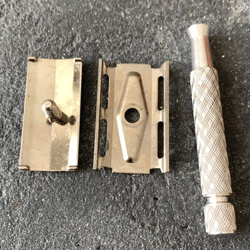 Gillette razor like new, English