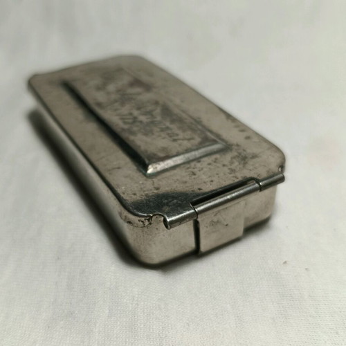 Portable medical antique device used for sterilizing tools
