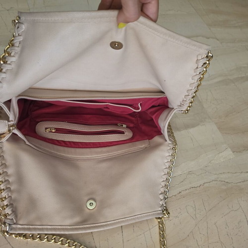 Shoulder bag with fringe