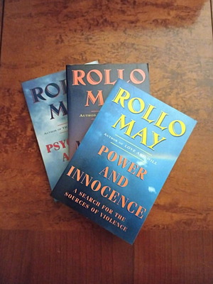 Rollo May 9 αγγλικά βιβλία, υπαρξιακή ψυχολογία