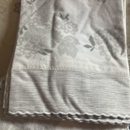 Carlucci quilt and king-size sheets set like new