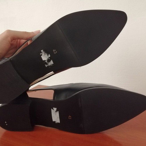 Elegant black unisex leather loafers size 43, new