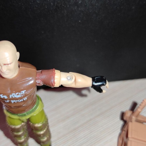 G.I.JOE Salvo (v1) 1990 action figure used, complete with equipment