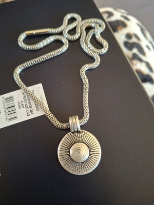 Short handmade necklace like new, silver