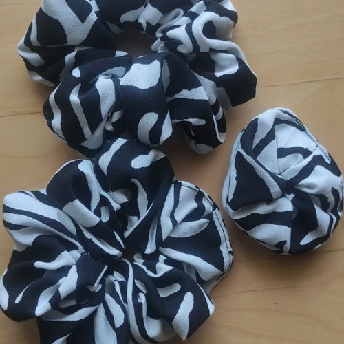 Scrunchies XL handmade, black and white