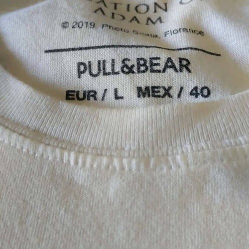 Pull & Bear T-shirt Large with Double Tap to Like print, like new