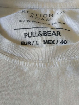 Pull & Bear T-shirt Large with Double Tap to Like print, like new