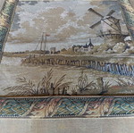 Antique square wall tapestry used with gift antique lamps