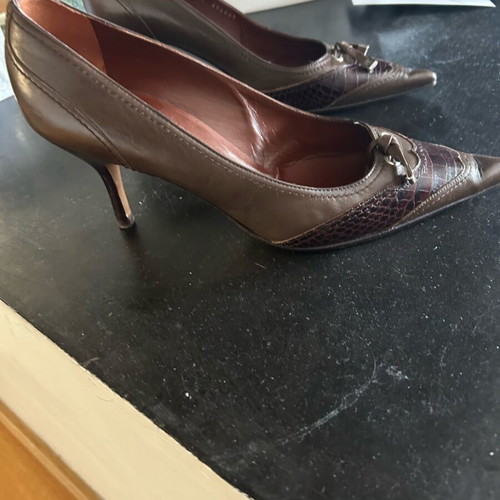 Kalogiou brown pumps with low heel like new, size 40