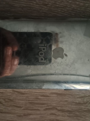Ipod 3ης γενιάς 32GB μεταχειρισμένο με σπασμένη οθόνη για ανταλλακτικά