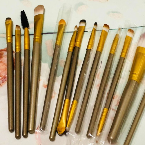 Makeup brush set of 13 pieces like new