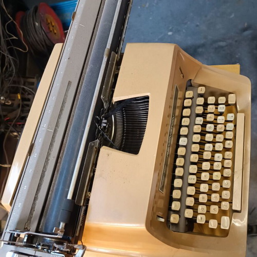 Remington typewriter used, collectible, serviced