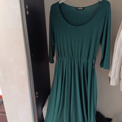 Dress long XXL size, new, polyester and spandex, three-quarter sleeve, with belt, green
